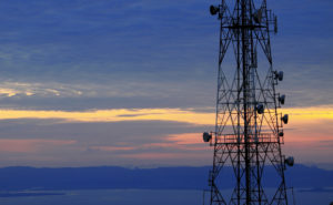 countryside-antenna-mast-mobile-aerial-signal-3g-4g-580x358
