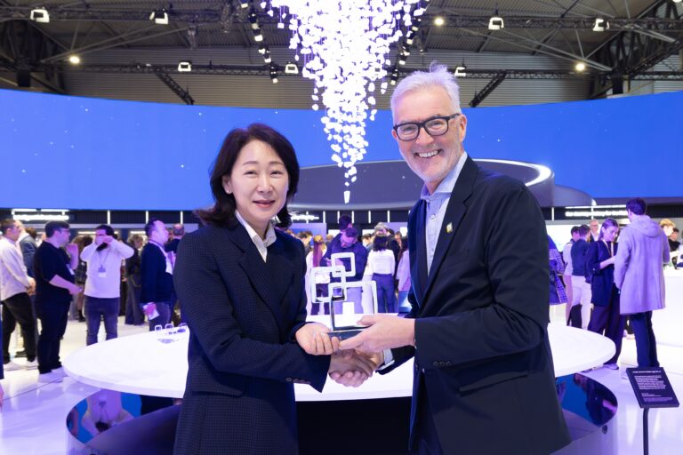 Samsung Galaxy S26 Ultra Wins ‘Best in Show’ at MWC 2026